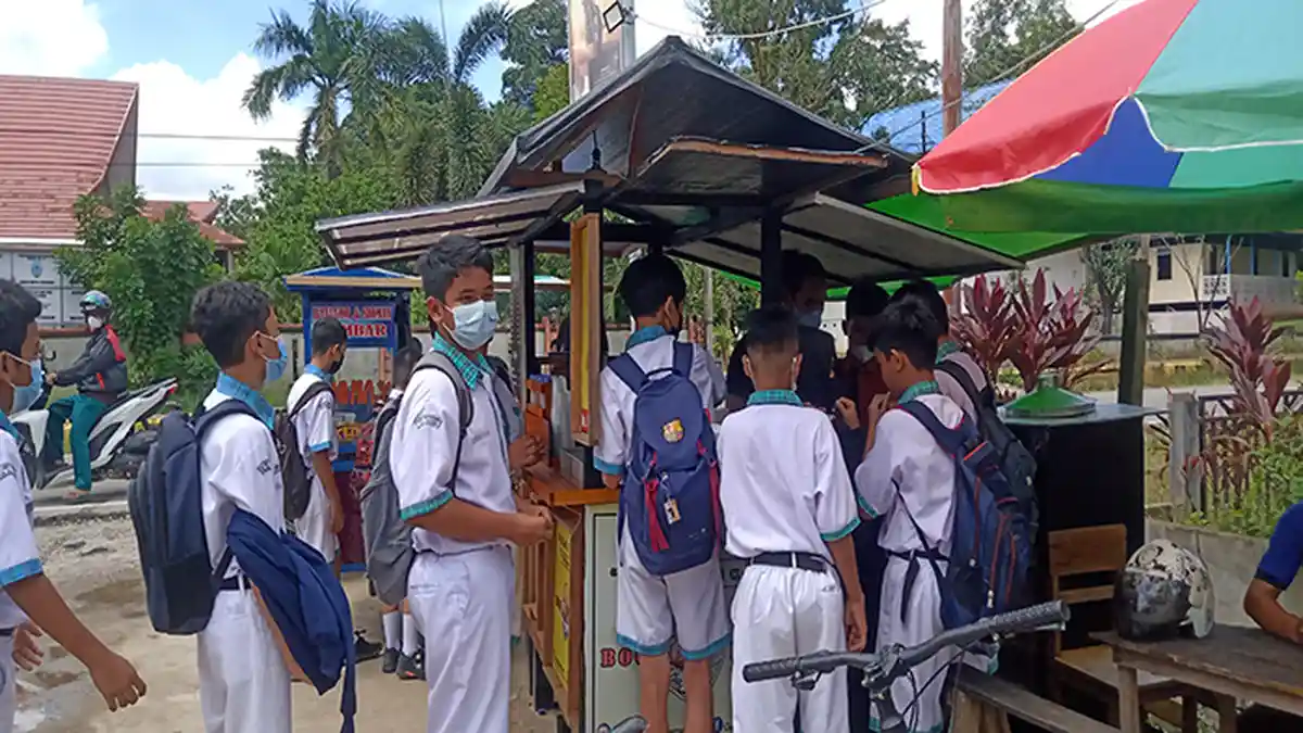 PTM Terbatas Dimulai, Siswa di Sekadau Akui Senang Belajar Offline