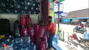 Suasana-Pangkalan-LPG-di-Jalan-MT-Haryono-Ponorogo-Senin-2042026.jpg