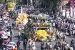 Pawai Bunga Gelaran Surabaya Vaganza