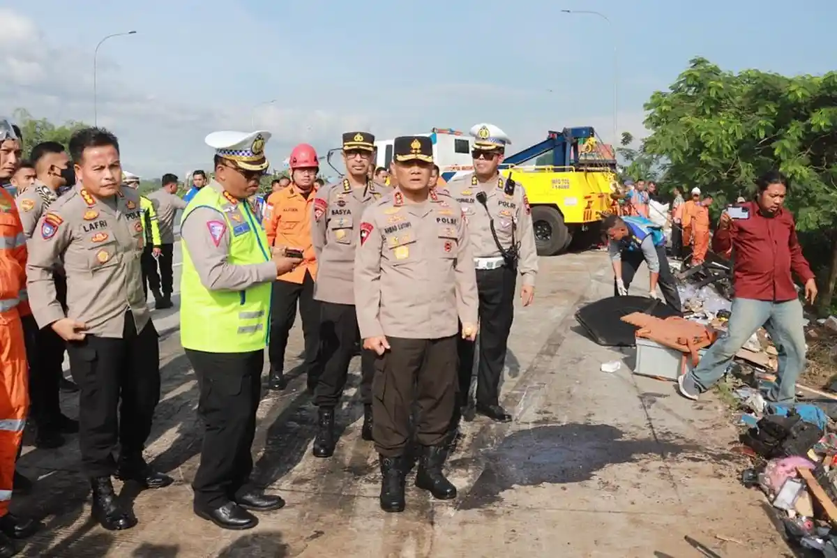 Kapolda Jateng Sebut Kecelakaan di Tol Boyolali Libatkan 8 Kendaraan, 6 Orang Meninggal di Lokasi