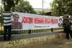 Copot Spanduk Jokowi-Ahok