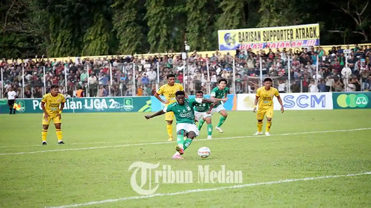 Berita Foto: Miftahudin: Optimistis 12 Besar, PSMS Medan Telan Kekalahan Perdana di Liga 2 2023-2024 - 01122023_TENDANGAN-PINALTI_ABDAN-SYAKURO-1.jpg
