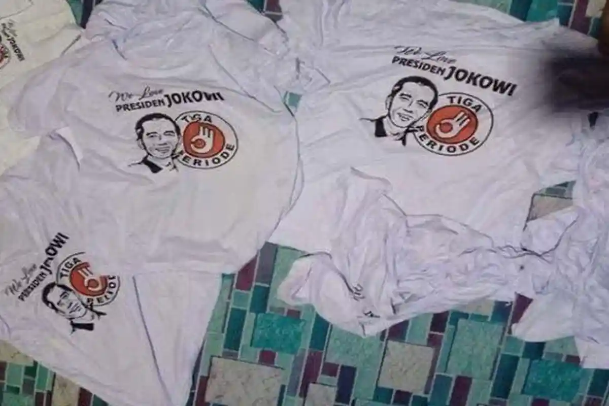 Jelang Kedatangan Jokowi di Ende, Beredar Ribuan Kaus Bertuliskan We Love Presiden Jokowi 3 Periode