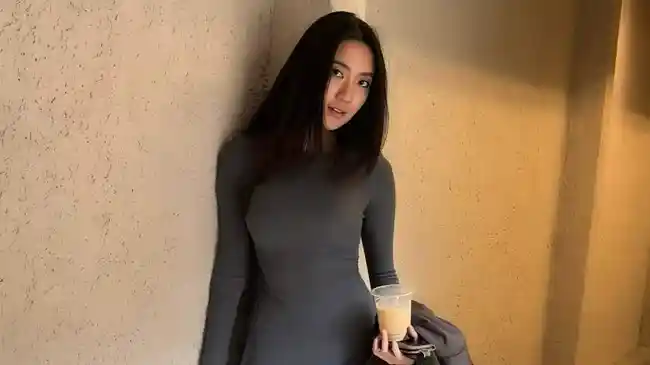 Terkesima Lihat Sepatu Lokal, Penyanyi Rachel Cia: Lebih Kalcer, Stand Out Banget