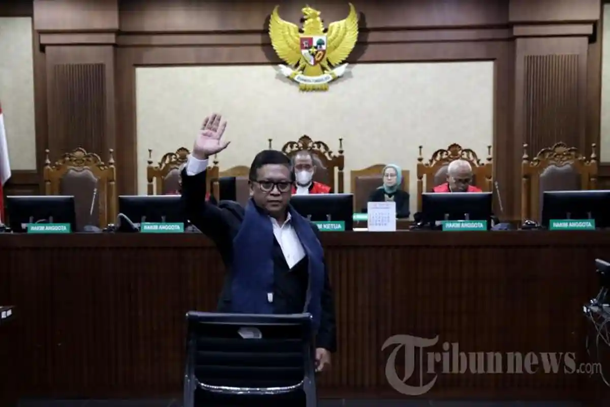 'Merdeka!' Ucap Hasto Kristiyanto di Sidang Hari Ini, Klaim Tak Ada Kerugian Negara di Kasusnya