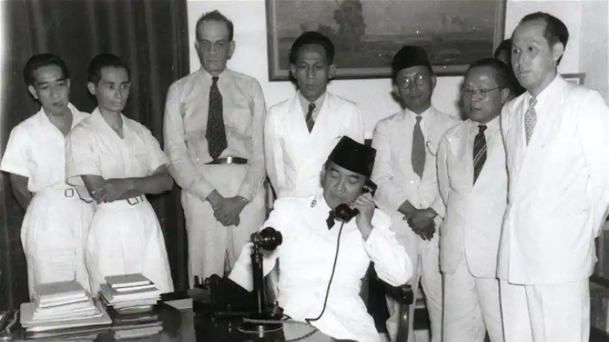 SOAL & KUNCI JAWABAN Latihan UTS Kelas 8 Pelajaran IPS, Siapa Saja Anggota Panitia Sembilan?