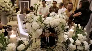 Pelayat-di-Rumah-Duka-Hotma-Sitompul_20250416_221508.jpg