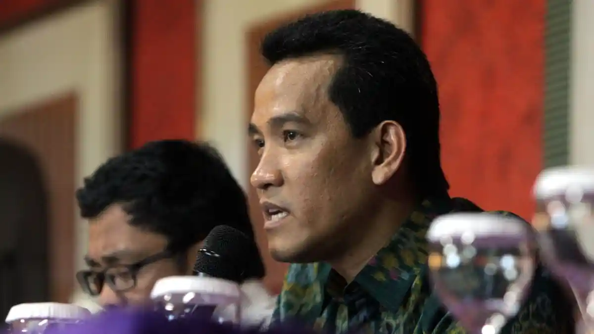 Refly Harun: Enggak Mungkin Presiden Baca Semua Aturan