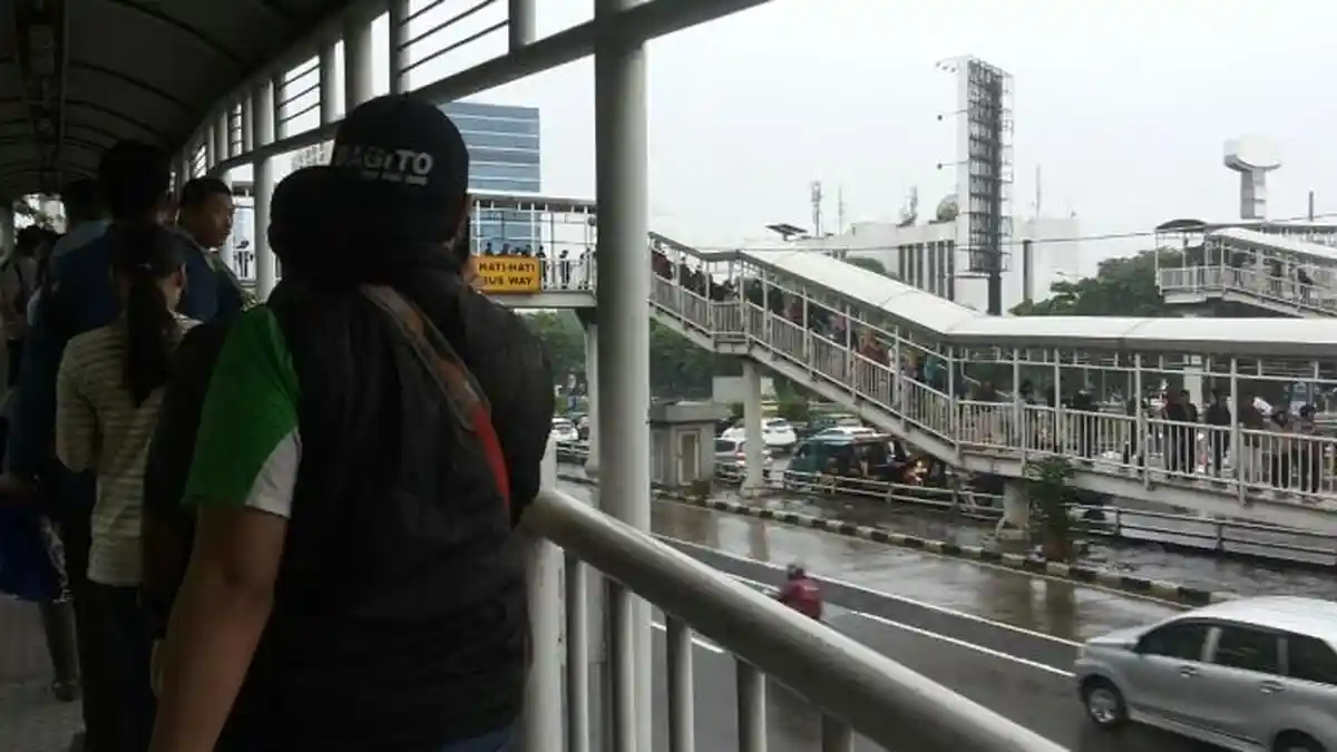 Daftar Koridor Bus Transjakarta yang Terganggu Akibat Banjir