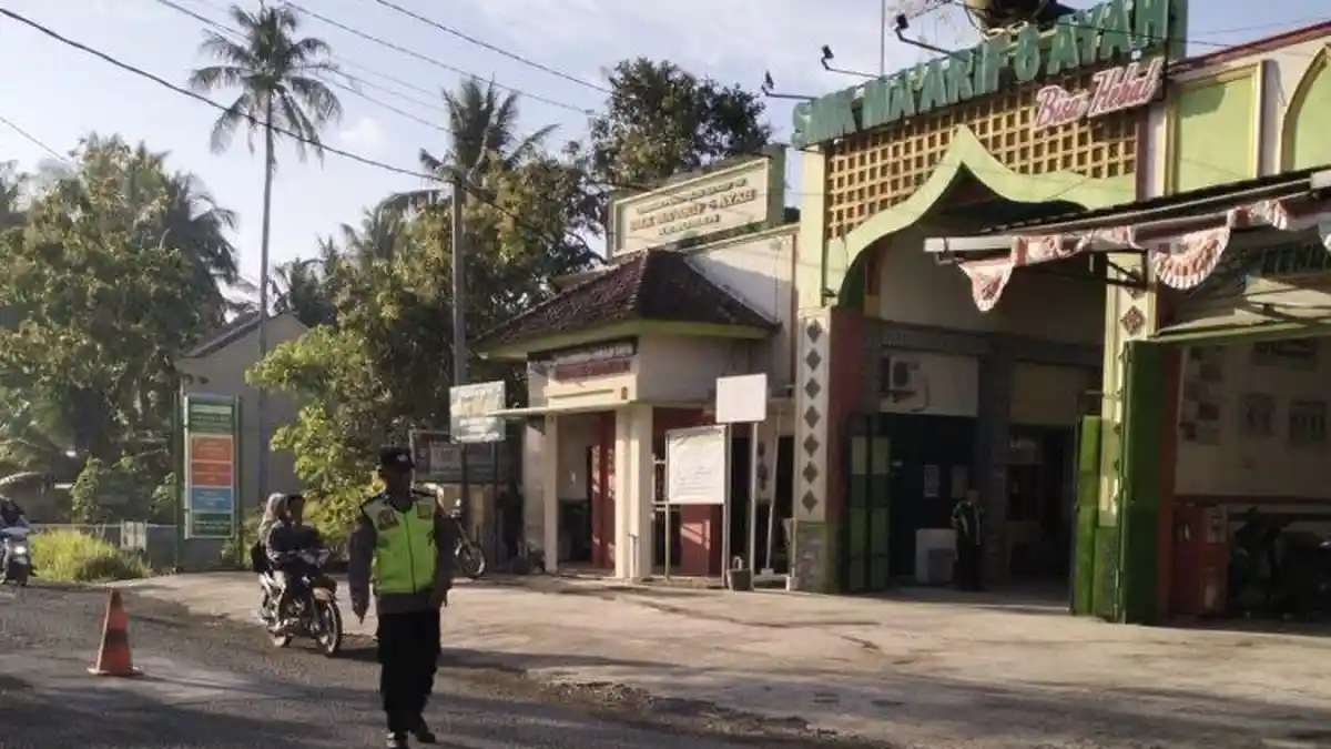 Ucapkan Terima Kasih, Kepala SMK Ma’arif 6 Ayah Kirim “Surat Cinta” untuk Polres Kebumen