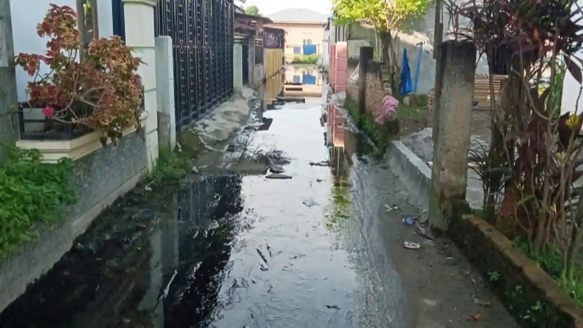 Kumuh dan Selalu Banjir, Warga Pasar 3 Barat Marelan Minta Perhatian Wali Kota Bobby Nasution
