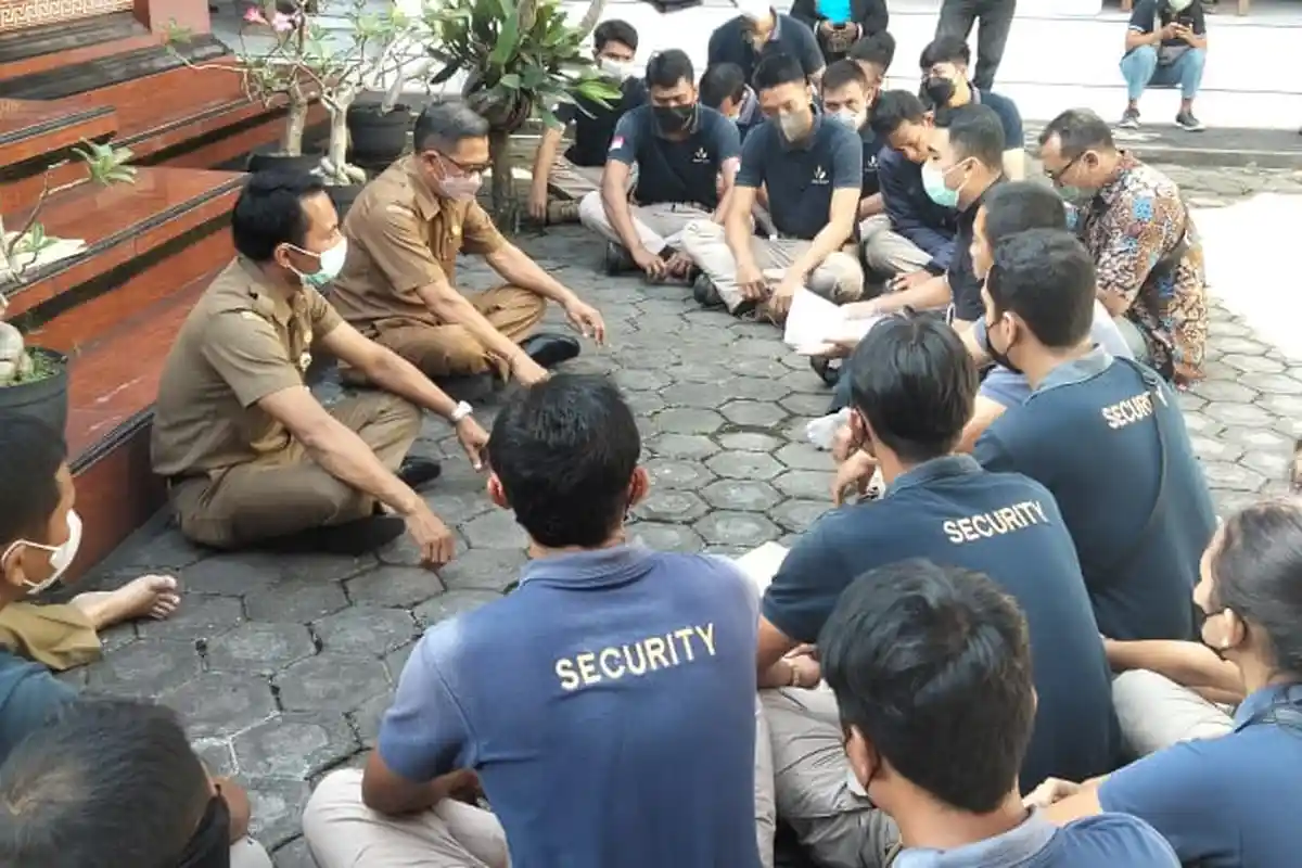 Security Vila Putri Arab Mesadu ke Disnaker Gianyar, Sebut Kerap Dipotong Gaji Tak Wajar