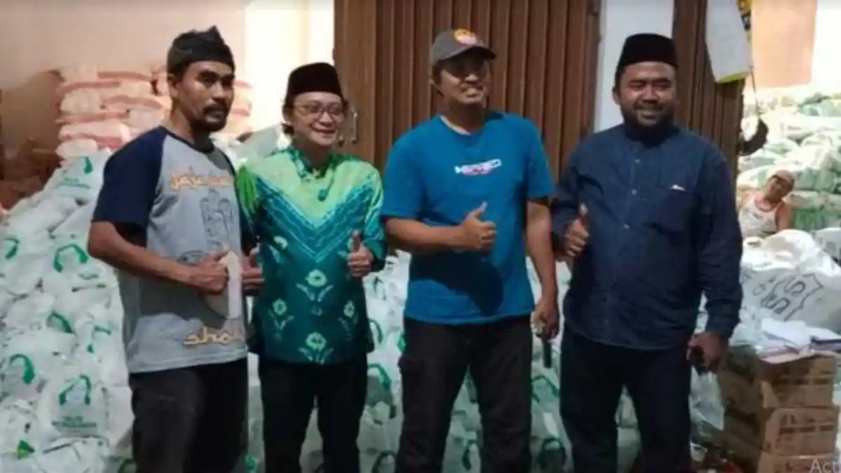 Sambut Hari Raya, Gus Muhaimin Bagikan 11 Ribu Parsel Lebaran untuk Warga Malang Raya
