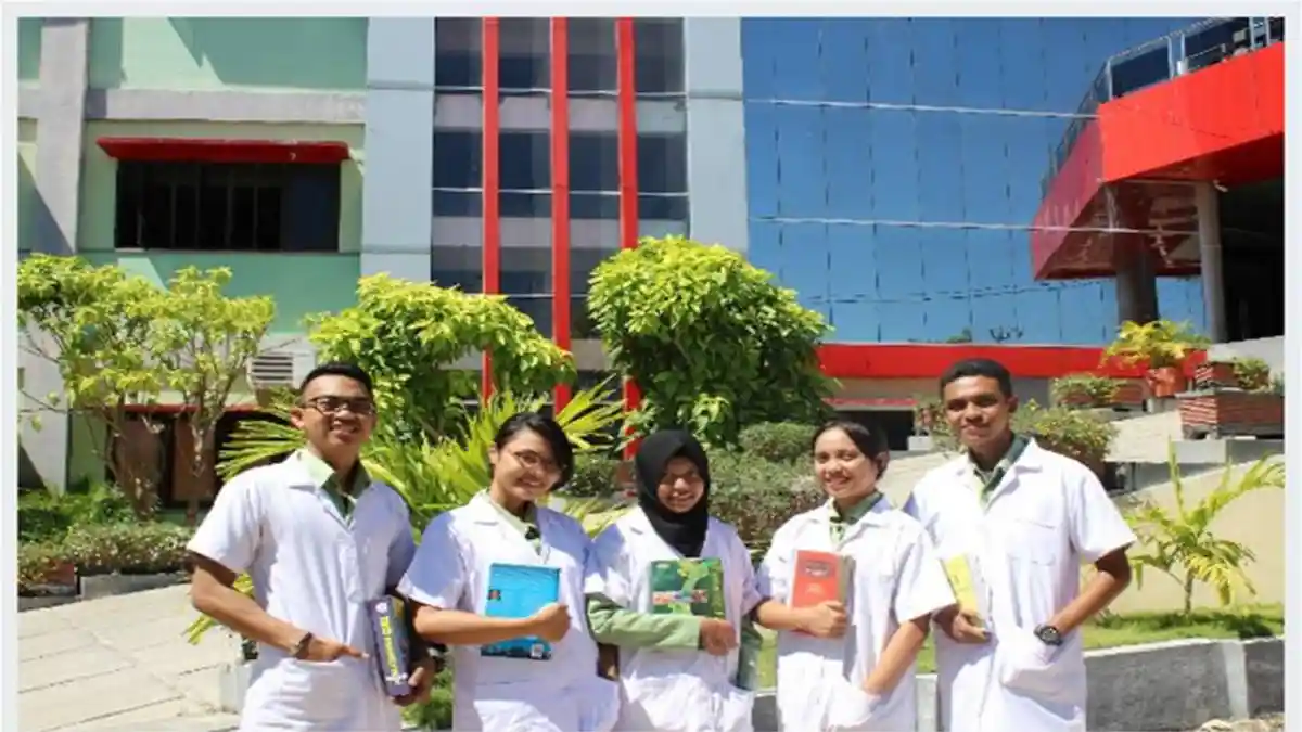 Mahasiswa UCB Kupang Temukan Obat Tradisonal Daun Kirinyuh Untuk Turunkan Kolesterol