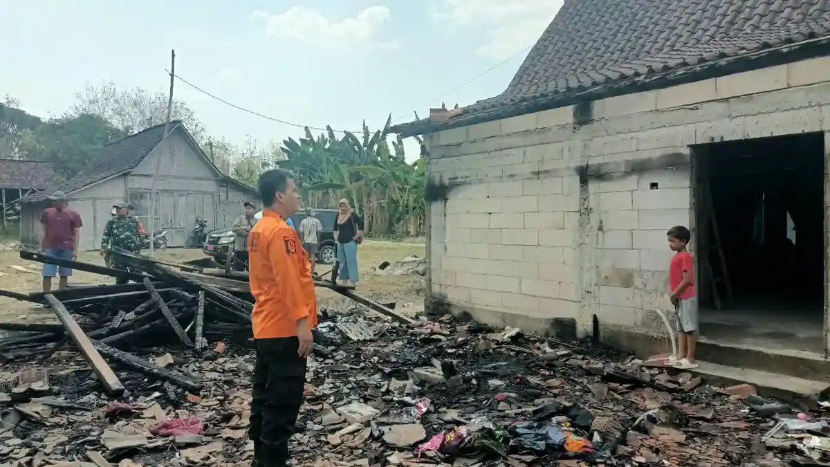 Bojonegoro Diterjang 10 Kebakaran dalam Sehari, Damkarmat Minta Warga Stop Bakar Sampah