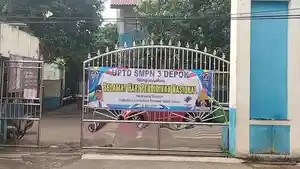 Orang-tua-siswi-SMPN-3-Depok-melaporkan-oknum-guru-berinisial-I-ke-Mapolres-Metro-Depok.jpg
