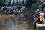 Mancing Massal di Sungai Cikapundung Bandung