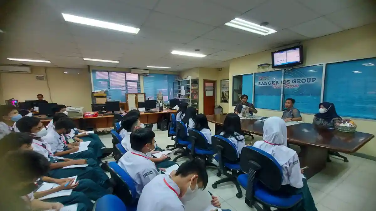 Belajar Jadi Wartawan Sejak Dini, SMP Setia Budi Plus Sungailiat Kunjungi Bangka Pos