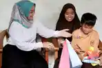 kado-istimewa-untuk-yatim-piatu-dari-panca-dewi.jpg