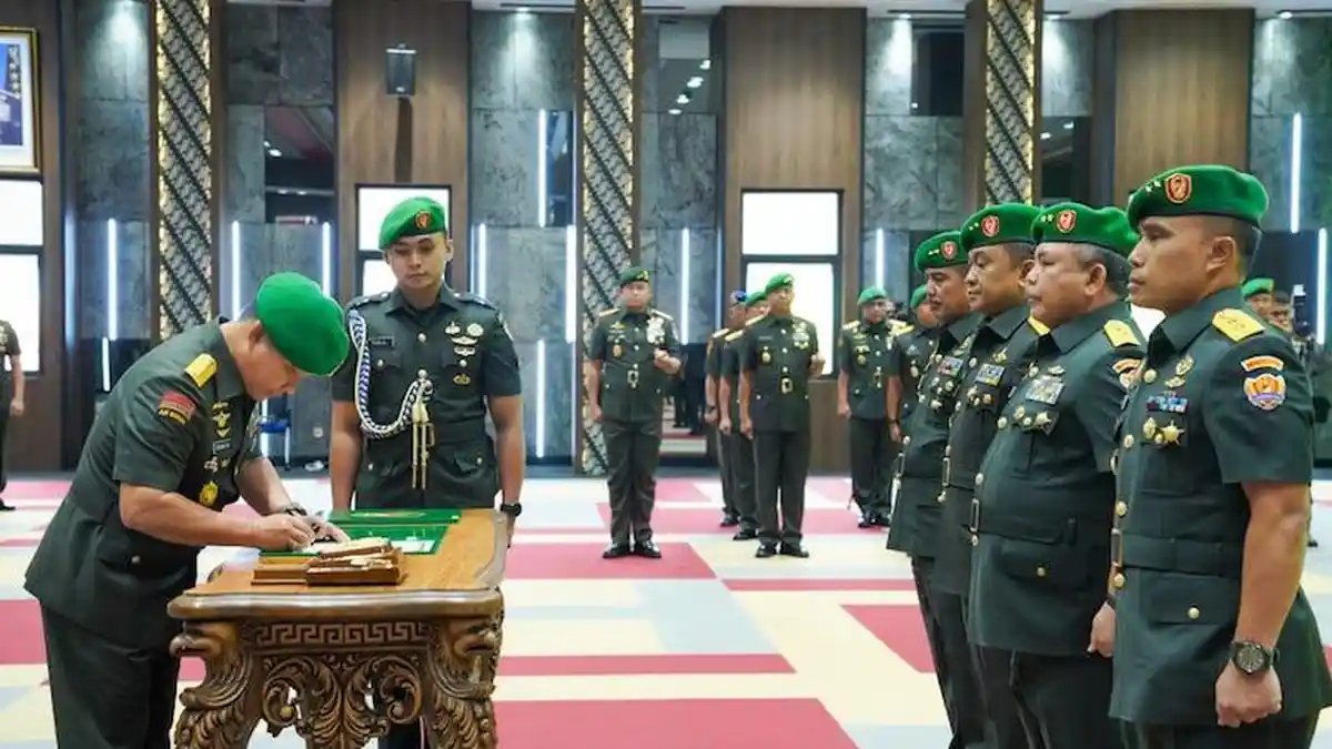 Jenderal TNI Dudung Abdurachman Pimpin Sertijab Asintel dan Aslog KSAD