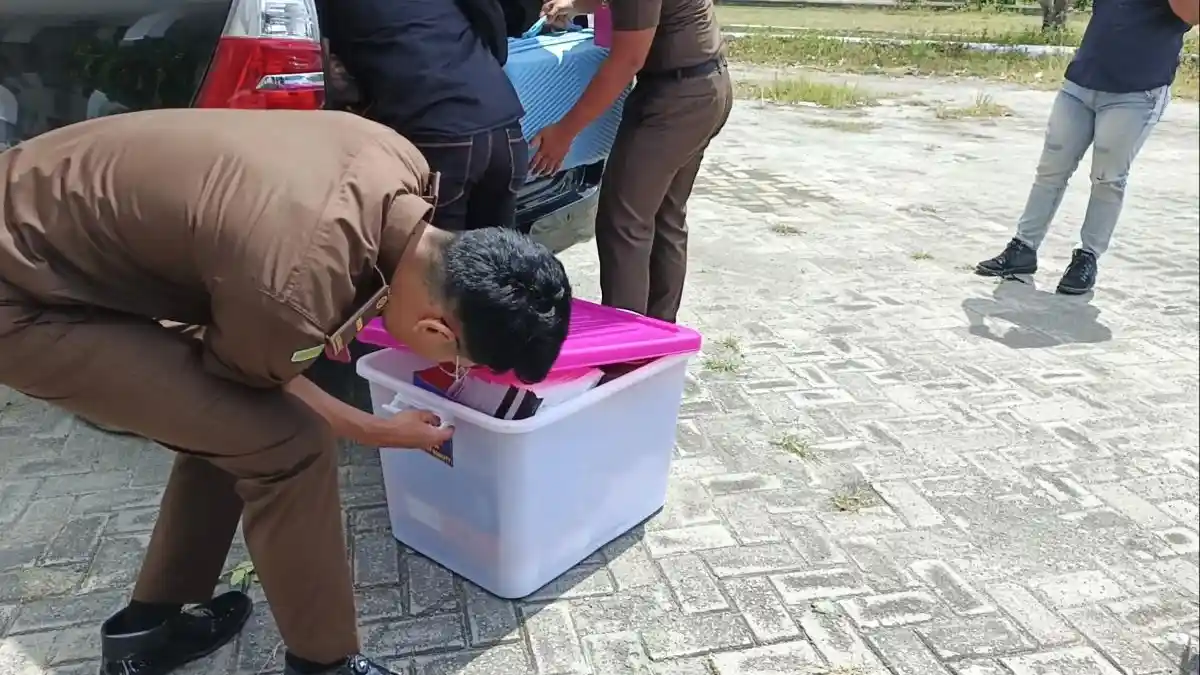 Usut Dugaan Korupsi Perumda Majene, Kejati Sulbar Kembali Periksa Mantan Plt Dirut dan Pejabat Lain