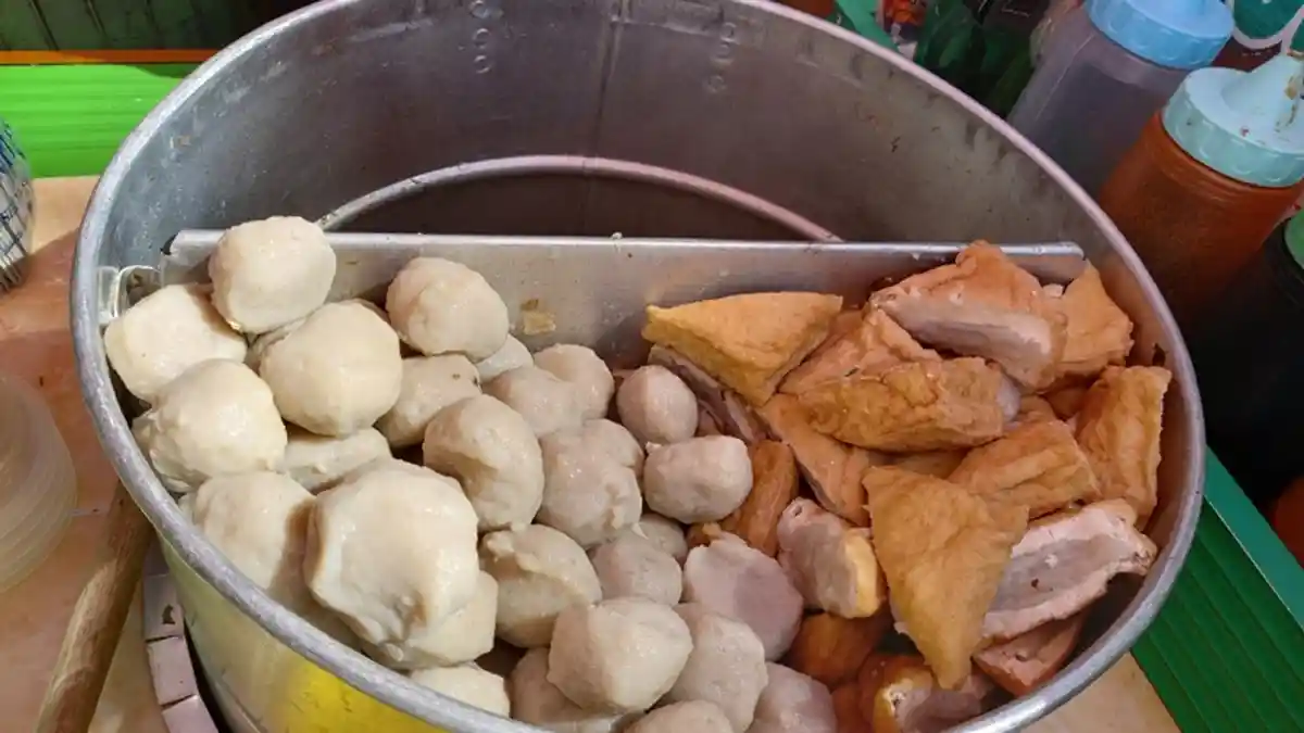 Kuliner Lampung, Bakso Tusuk Doli Doli Mulai Rp 1.000 per Buah Bisa Pakai Kuah