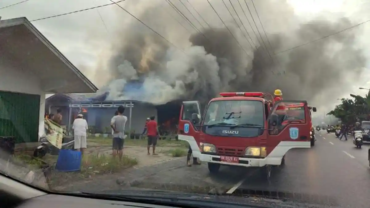 Kronologi Kebakaran Rumah di Kelekak Usang Belitung Hari Ini, Api Muncul Saat Hujan Lebat
