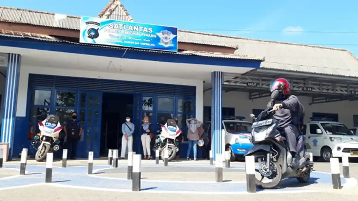 Saat Musim Hujan Pengendara Harus Tetap Waspada, Jalanan Licin Rawan Kecelakaan