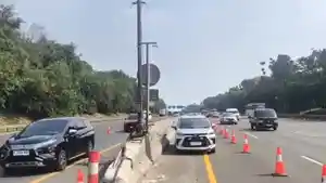 Antisipasi-Kemacetan-Saat-Long-Weekend-Pengelola-Terapkan-Contraflow-di-Tol-Jakarta-Cikampek.jpg