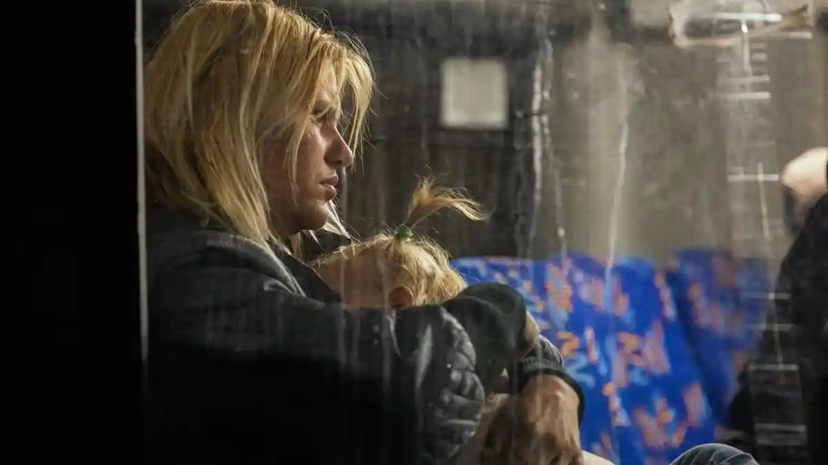 Nekat Kunjungi Ukraina Sendiri, Ibu Negara AS Tergerak setelah Melihat Pengungsi Ukraina di TV