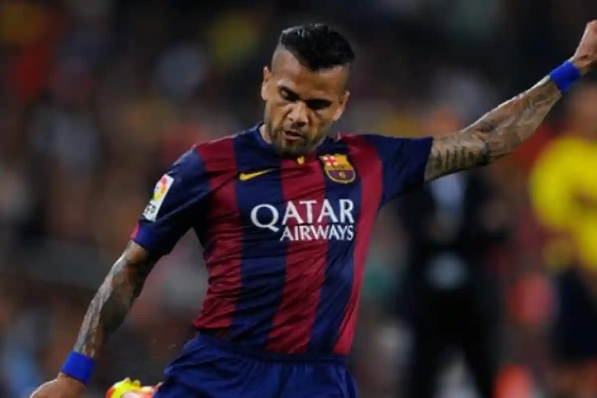 Jika Dani Alves Seorang Pelatih, Dia Lebih Pilih Kylian Mbappe Ketimbang Erling Haaland di Barcelona