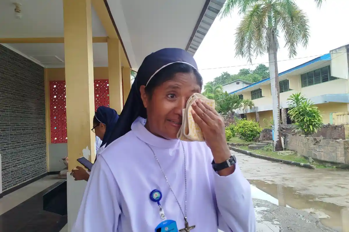 Suster Marselina Menangis Haru Ceritakan Kunjungan Wapres Gibran di SMASK Bhaktyarsa Maumere NTT