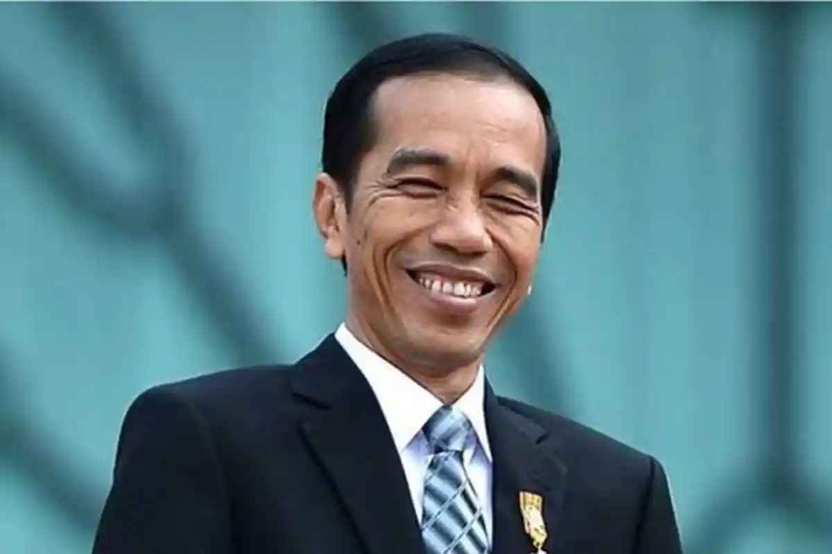 Jokowi Bernyanyi Bersama Musisi Jalanan, Sambil Tepuk-tepuk Ini