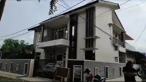 Suasana-rumah-mewah-di-Jalan-STM-yang-dibobol-maling_.jpg