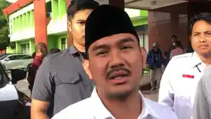 Bupati-Bekasi-Ade-Kunang-di-Kantor-Pemkot-Bekasi.jpg
