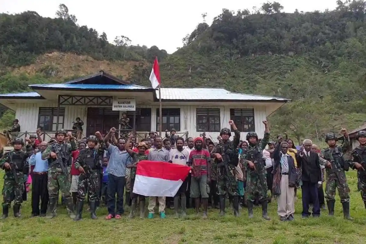5 Oknum KKB Papua Kembali ke NKRI, Tabuni Bersaudara hingga Telenggan Serahkan Diri di Distrik Bruwa