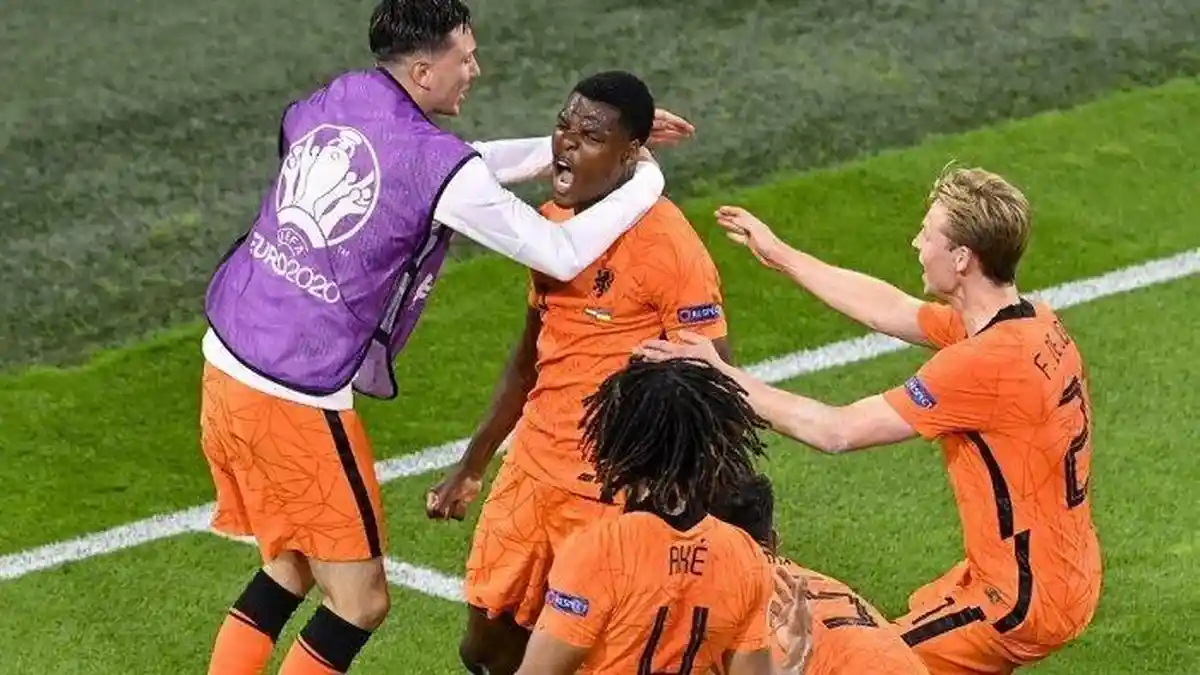 Bursa Transfer Liga inggris, Chelsea Ingin Denzel Dumfries, Inter Milan Pasang Tarif Tinggi