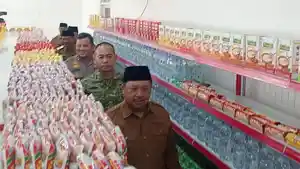 Bupati-Jombang-Warsubi-saat-mengikuti-agenda-launching-serentak-KDKMP.jpg