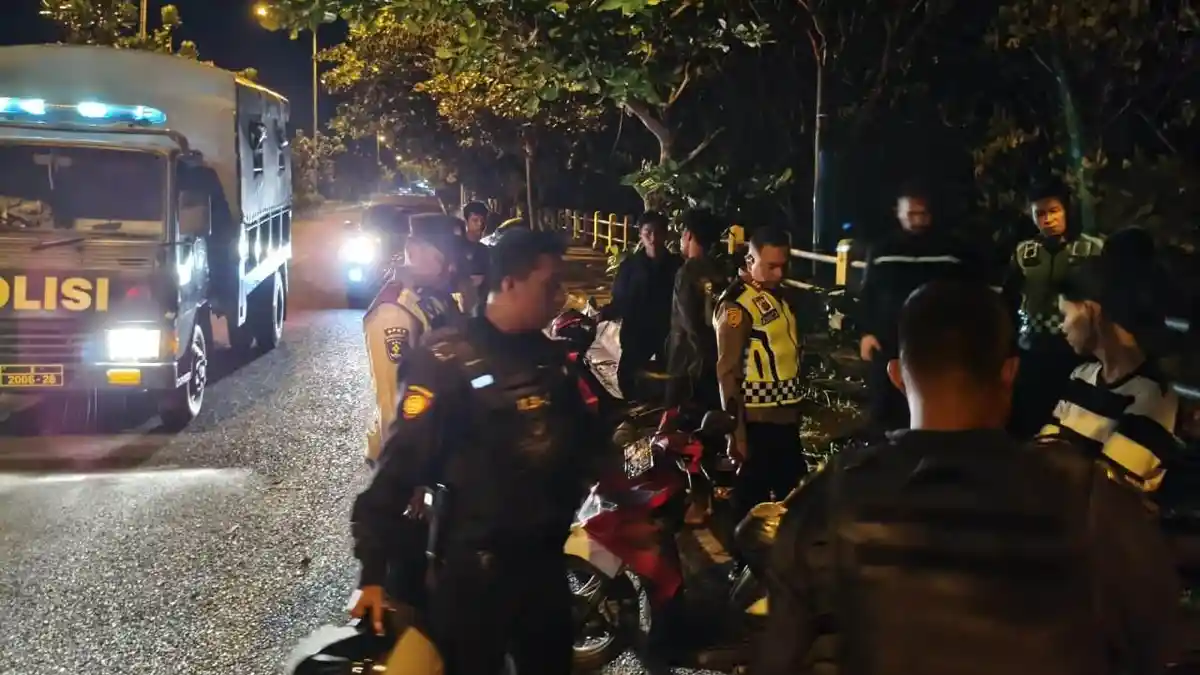 Polresta Banda Aceh Razia Surat-surat, Knalpot hingga Senjata Api, 19 Motor Diamankan Tengah Malam