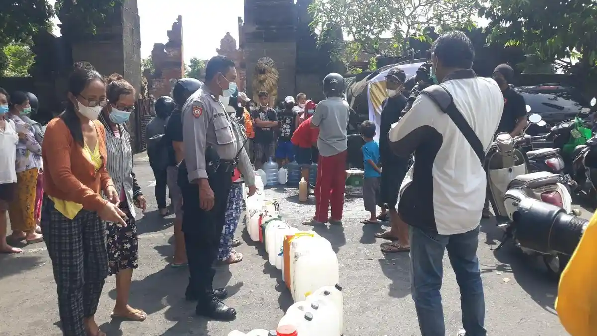 Rela Antre Berpanas-panas, Antrean Beli Migor hingga 10 Meter