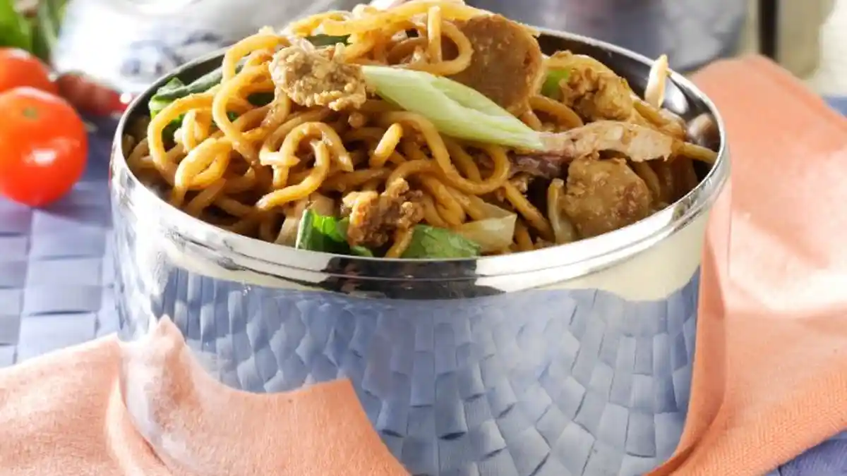 Resep Mie Goreng Bakso, Sajian Nikmat Temani Momen Sahurmu