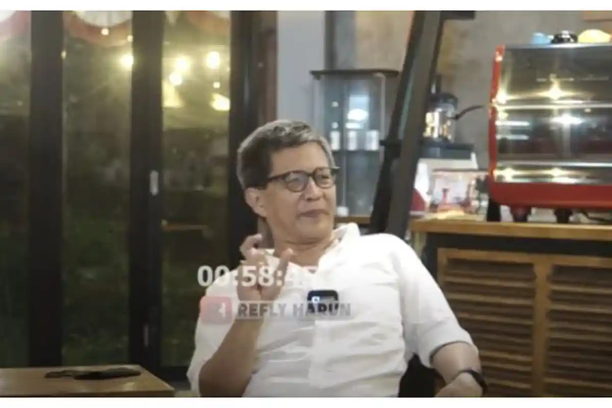 Rocky Gerung soal Sidang Rizieq Shihab, Ungkit Kerumunan Jokowi di NTT hingga Sebut Pengadilan Sesat