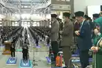 salat-id-ponpes-al-zaytun-indramayu-saf-berjarak-jemaah-wanita-campur-dengan-jemaah-pria.jpg