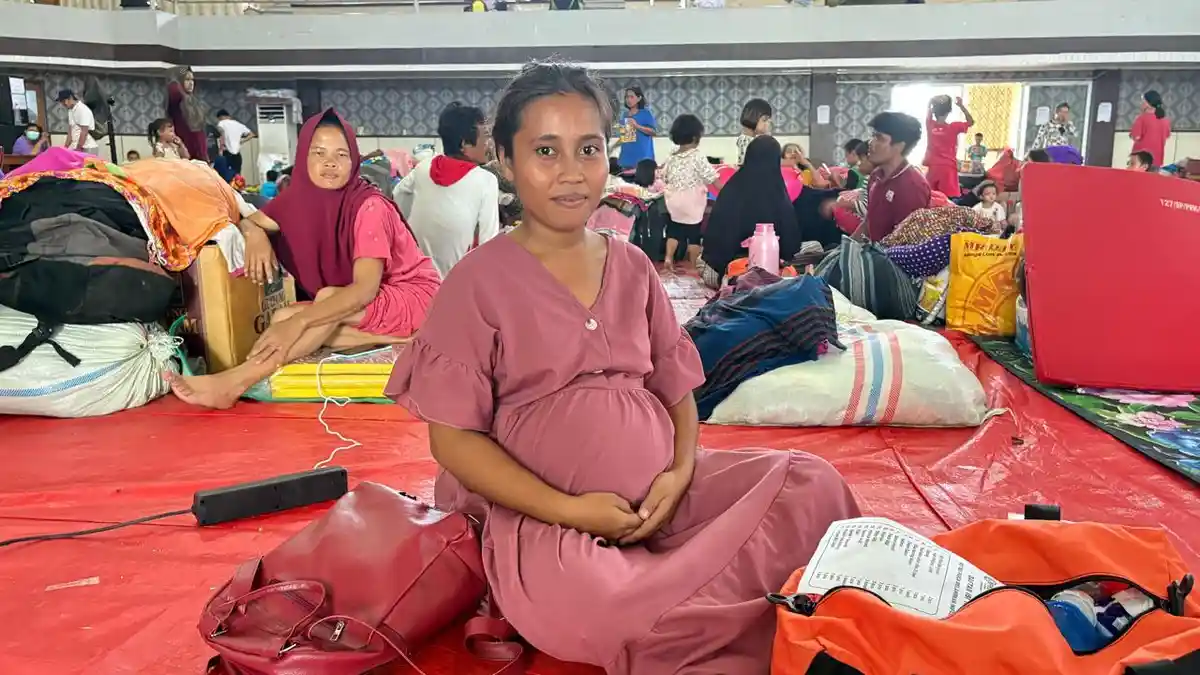 KISAH PILU Monalisa Wanita Hamil Bawa Anak Selamat dari Banjir di Tapteng, Kini Masih Menunggu Suami
