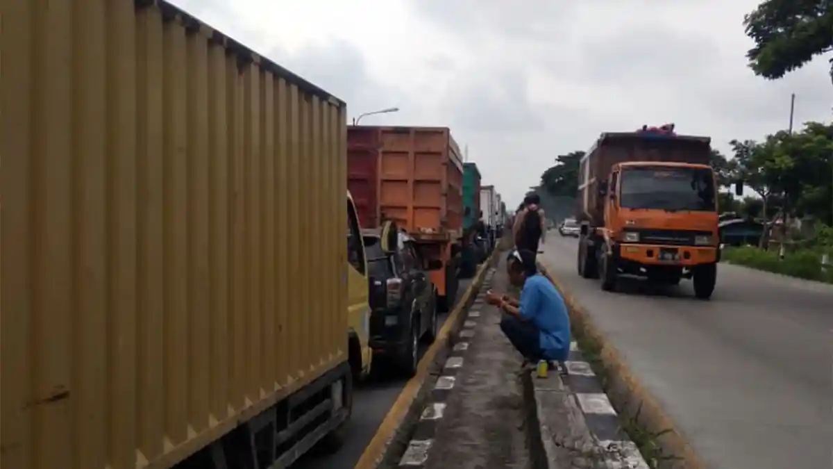 Dilema Pengusaha Truk di Tengah Wabah Virus Corona, Sepi Orderan hingga Ancaman Perampok di jalan
