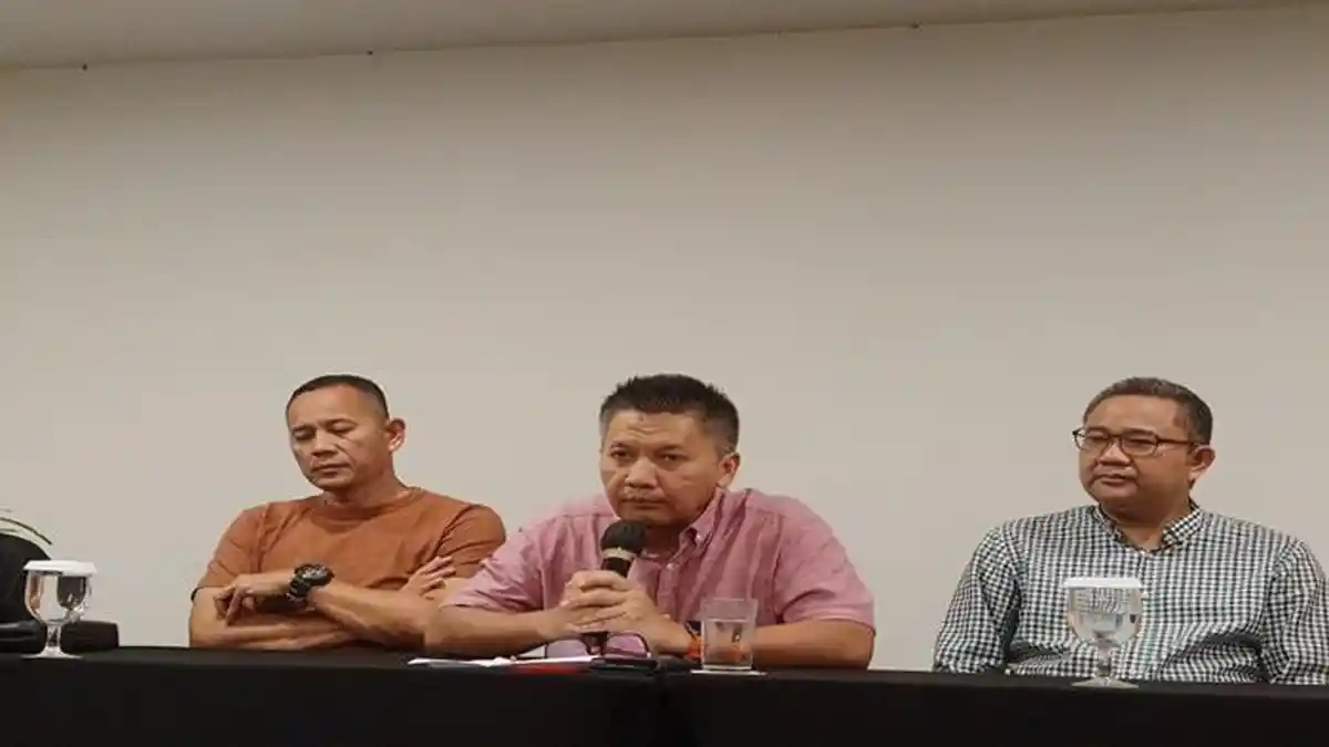 Bukan Alexander Rusli, Ternyata Presiden Sriwijaya FC Achmad Reza ...