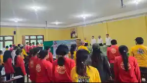 peserta-pelaku-wisata-di-kabupaten-Ngada-mengikuti-pelatihan-pemandu-wisata-gunung-dan-outbond.jpg