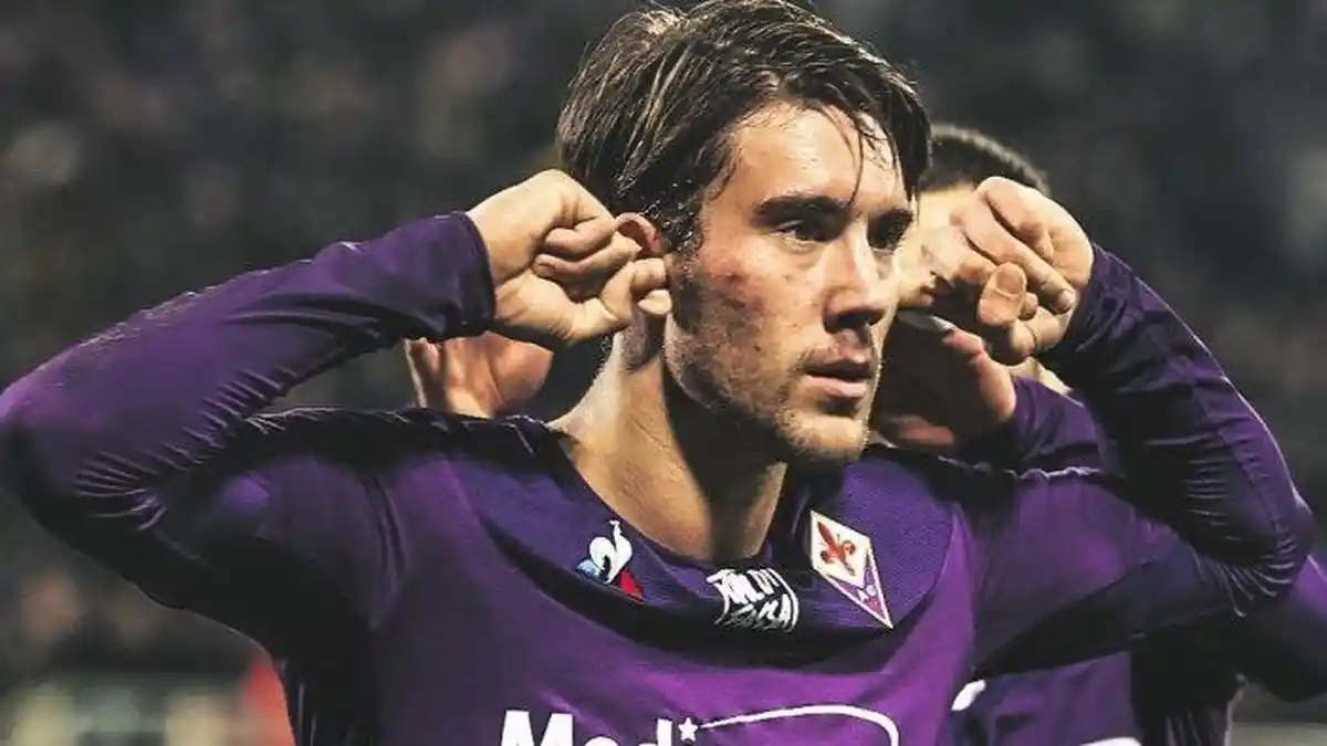 Rumor Transfer Pemain Liga Inggris, Liverpool Bersaing dengan AC Milan Kejar Dusan Vlahovic