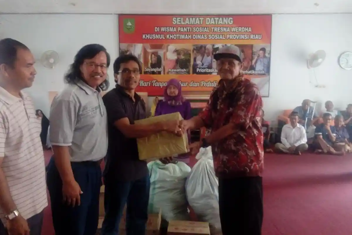 Penuh Sukacita, Kegiatan Paskah Gereja Santa Maria a Fatima Pekanbaru Diakhiri di Panti Sosial