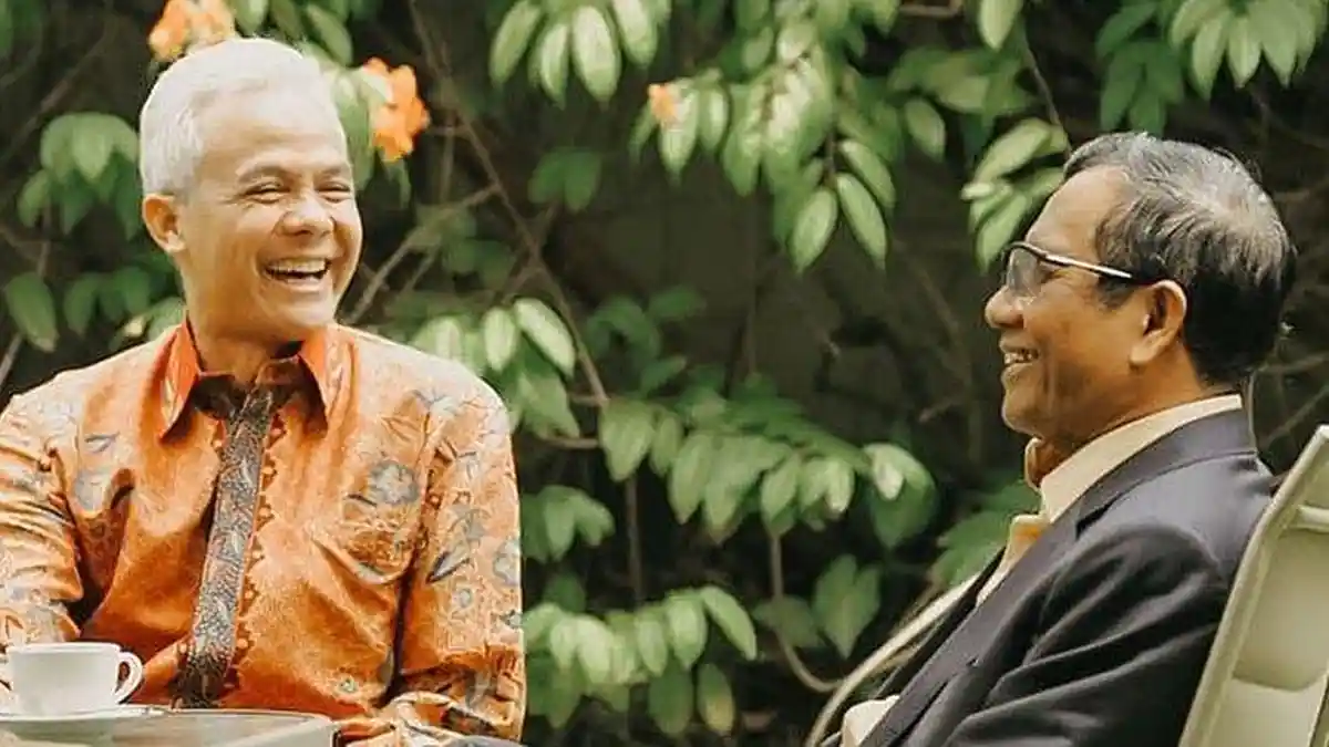 Momen Sekjen PDIP Hasto Beri 'Kode Keras' kepada Mahfud MD, Bakal Dipasangkan dengan Ganjar Pranowo?